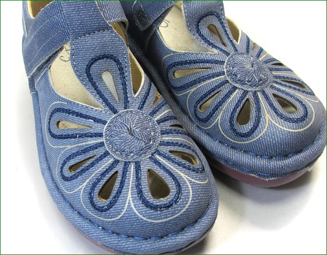 エスタシオン靴 et06de レザーデニムお花模様のアップの画像